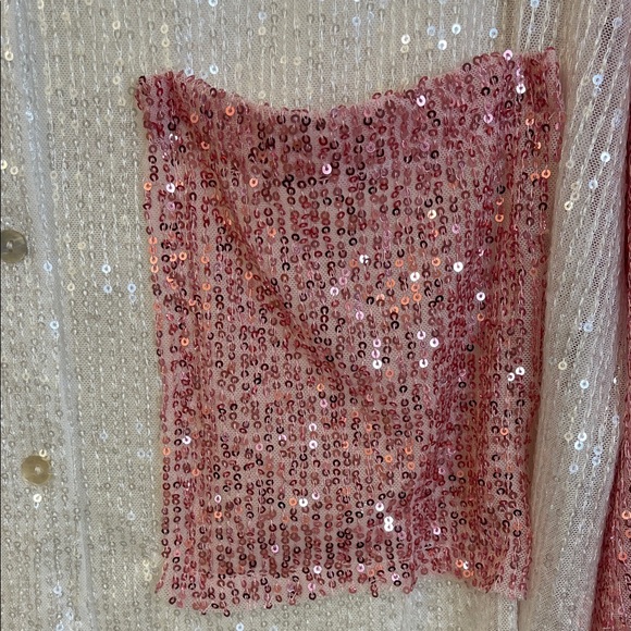 POL Let's Hit Broadway Pink Colorblock
Sequin Blouse Size Small PTP 23β-26β EUC - Picture 8 of 12